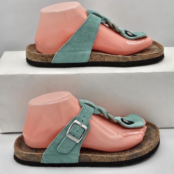 Muk Luk Marsha suede leather sandals size 8 - Picture 16 of 16